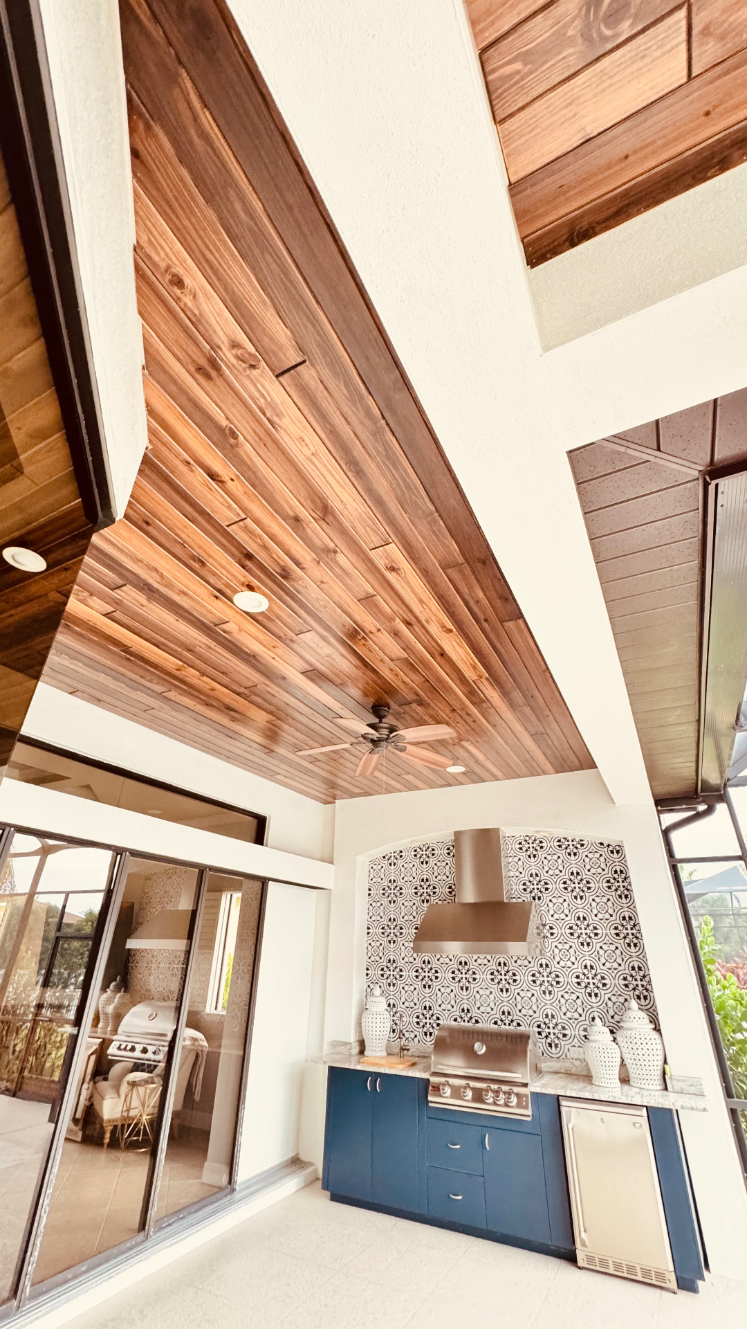 After — Outdoor kitchen wood ceiling
